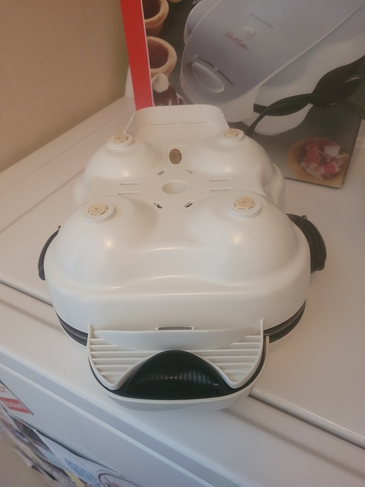 BLACK & DECKER The Shell Baker Meal and Dessert Maker