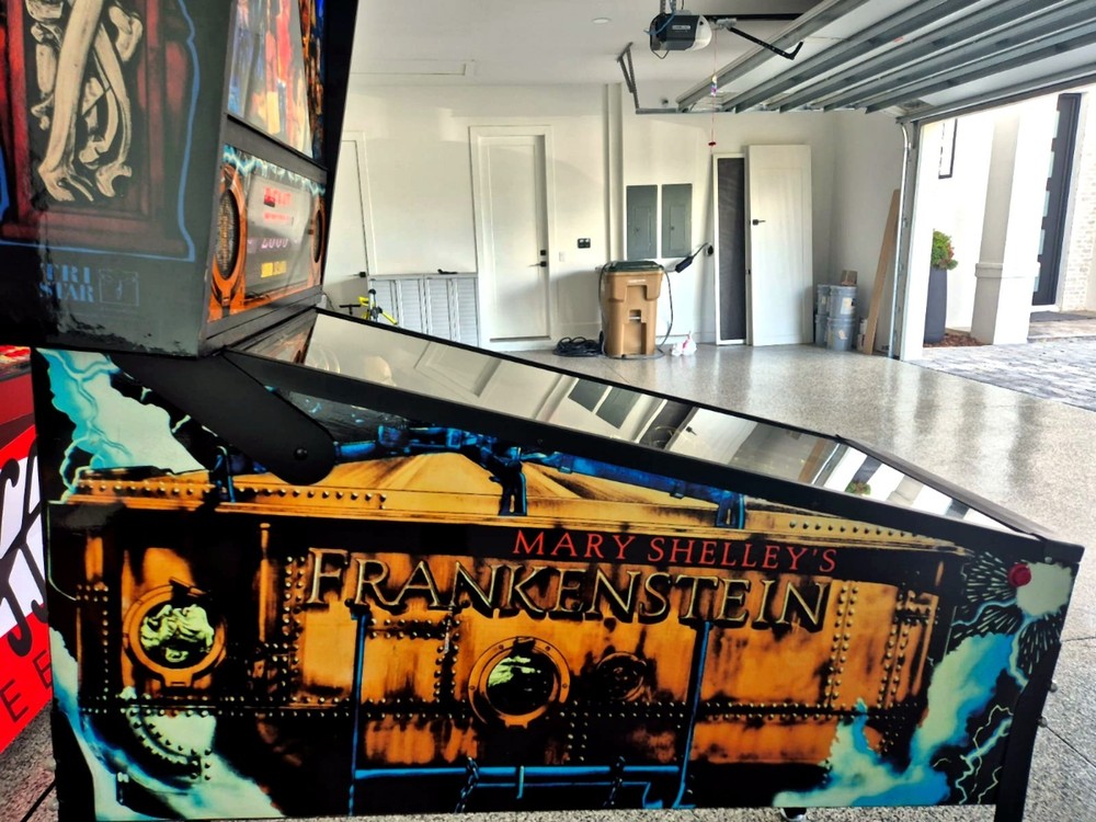 SEGA FRANKENSTEIN PINBALL MACHINE 1995 collections