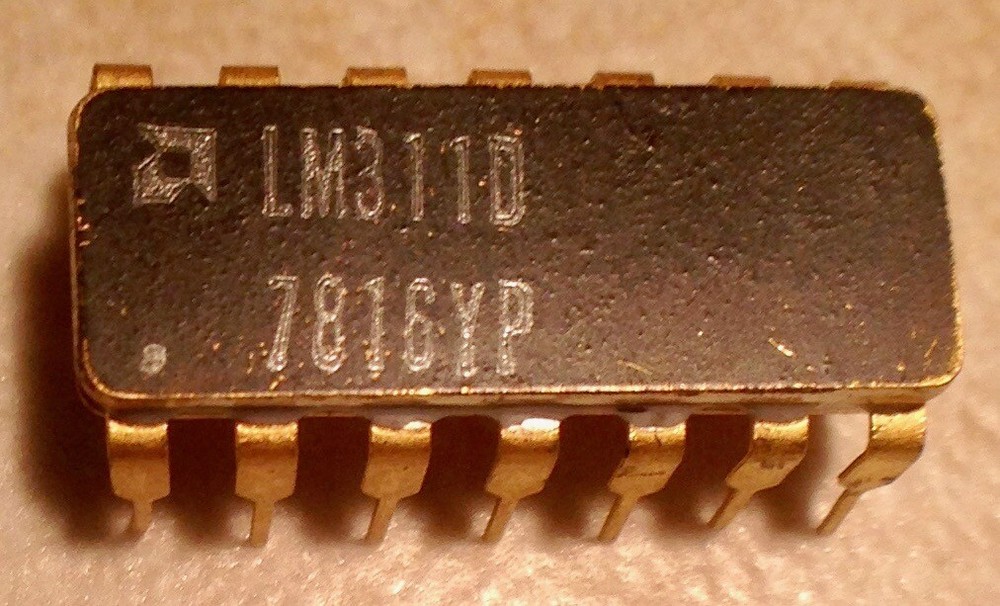 AMD LM311D Voltage Comparator - Vintage Gold - NOS