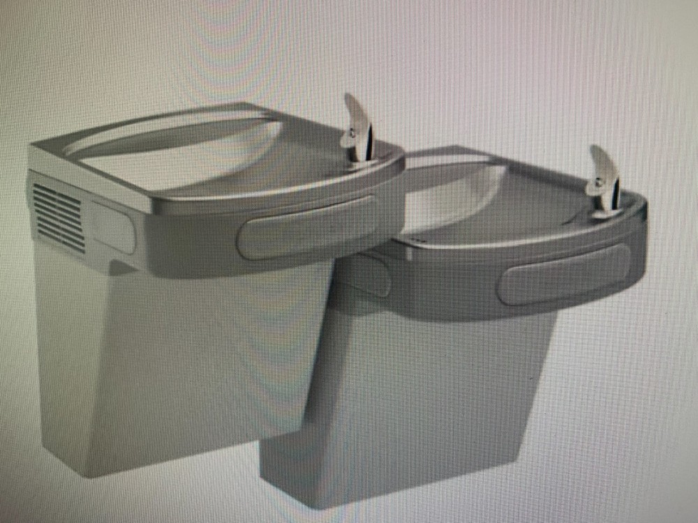 Hi low drinking fountain