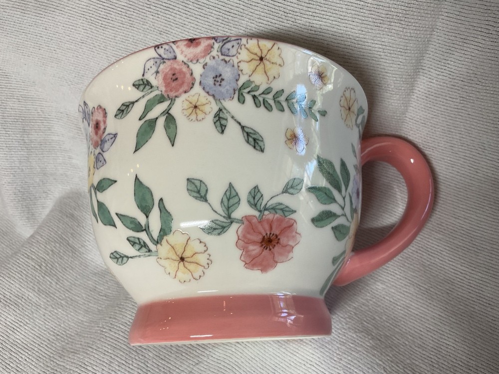 POTTERS STUDIO  COFFEE TEA CUP FLOWERS CORAL HANDLE NWT