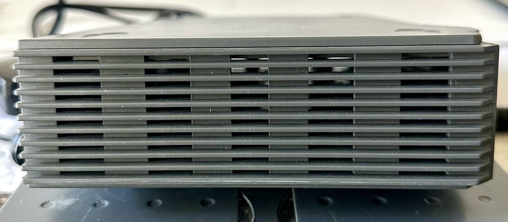 Linksys EtherFast 10/100 Auto-Sensing EFAH08W 8-Port Workgroup External Hub