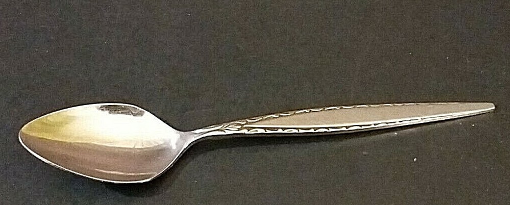 Oneida Venetia stainless teaspoon 6 1/4"