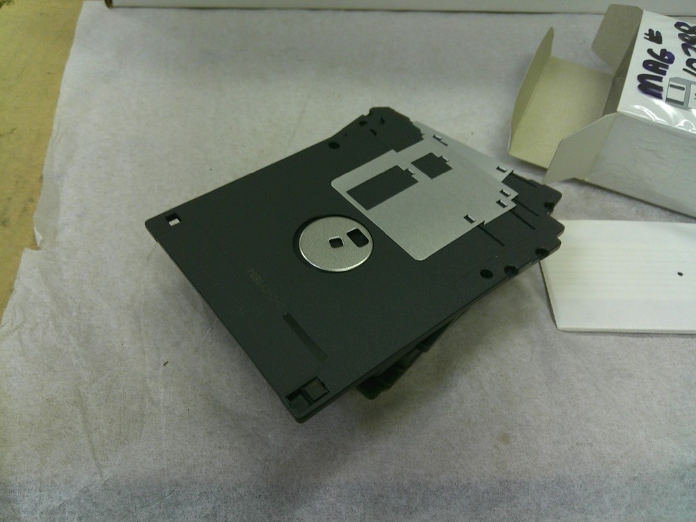 MF-2HD 3.5" FLOPPY DISCS (10 PCS.)