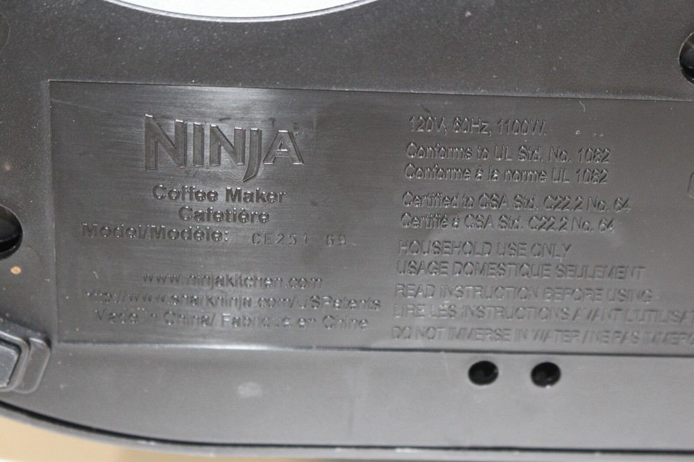 Ninja CE251 Coffeemaker 12-Cup Automatic Coffee Maker Pot Programmable Cafetière