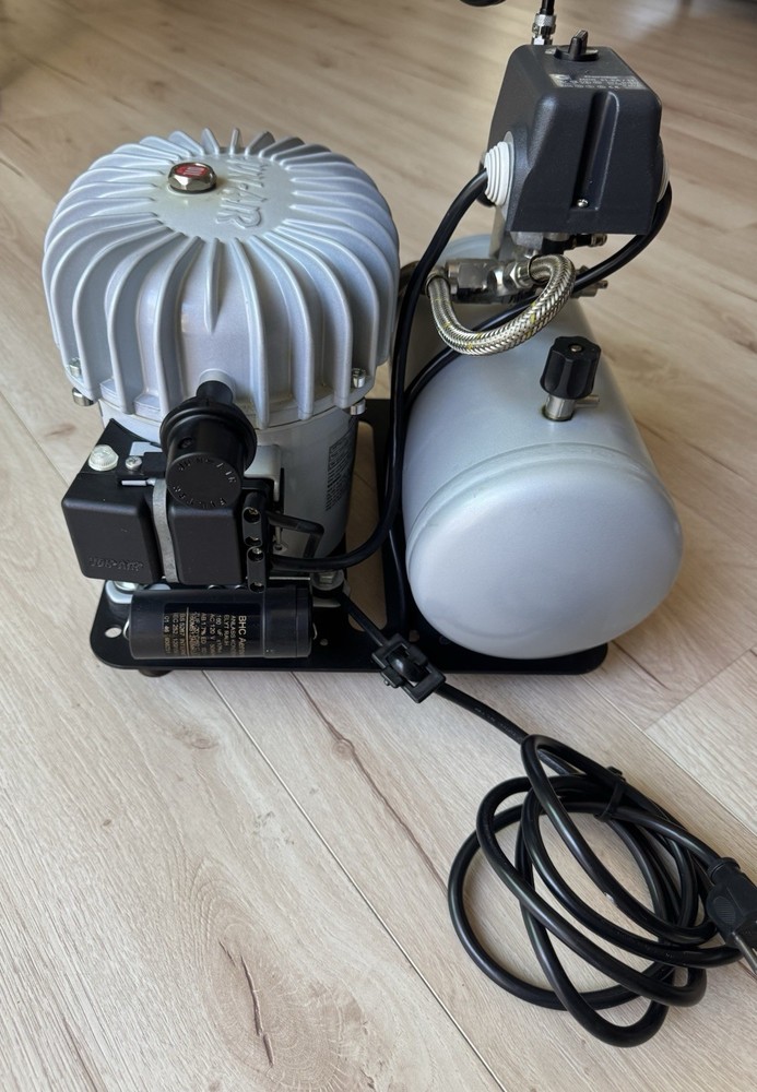 JUN-AIR Model 6-4 120 Psi AIR COMPRESSOR LABORATORY PUMP