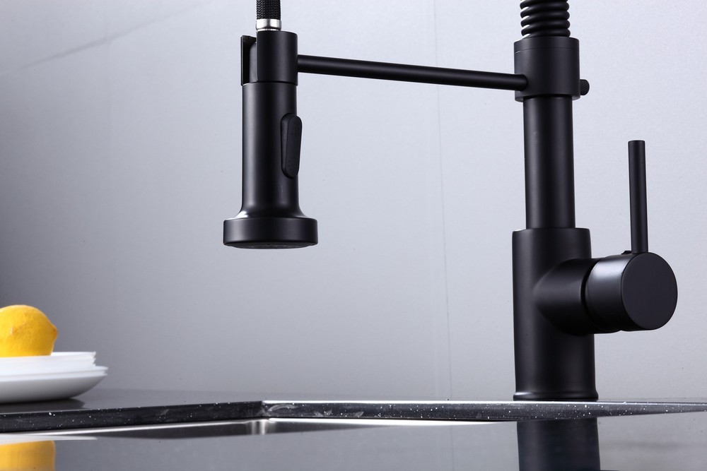 Döretz Pulldown Kitchen Faucet with Single Handle, Lead-Free Brass, Matte Black