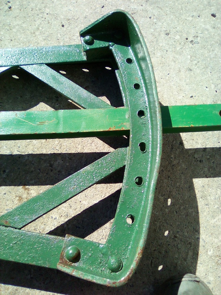 Oliver 550 Tractor Hitch