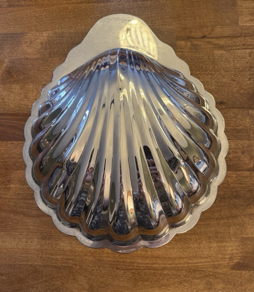 F.B. Rogers Silverplate Classic Shell-Shaped Ornate Bowl Decorative Tableware