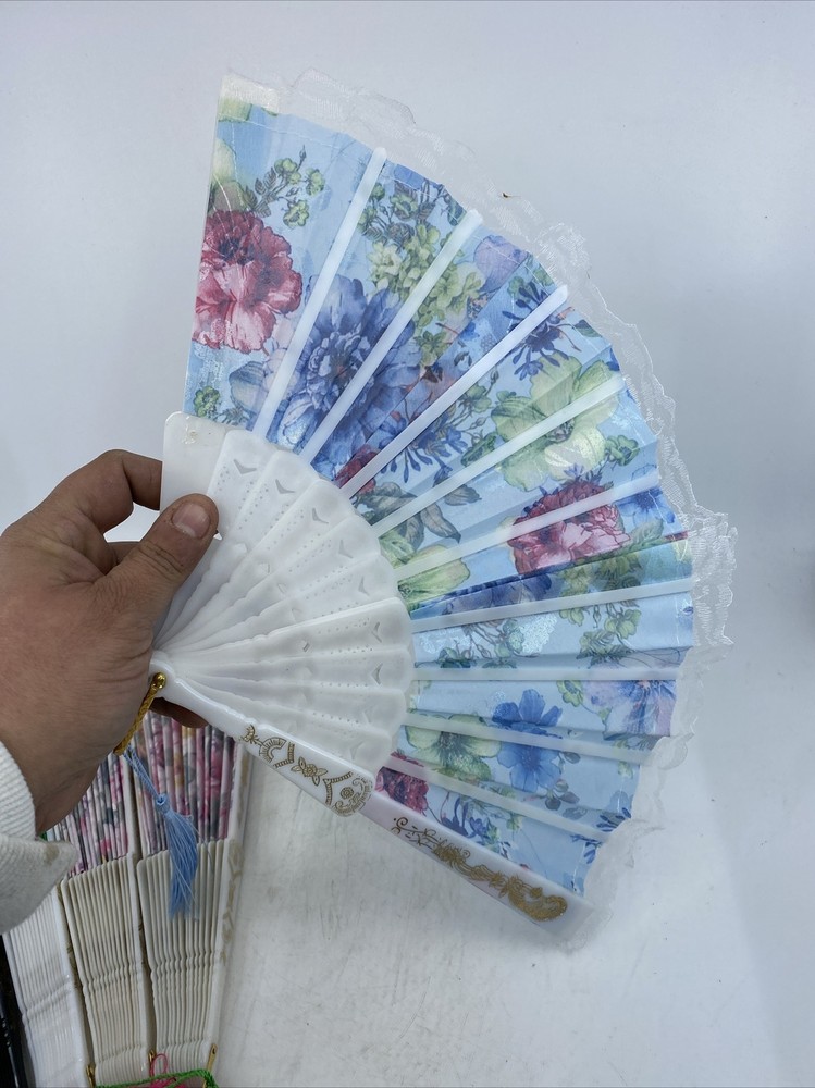 5 Deluxe Foldable Fans