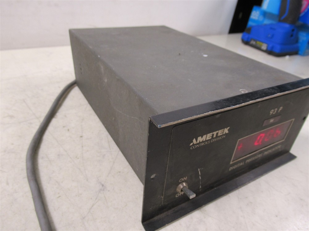Ametek 93P Digital Pressure Indicator 93PG0010BDE8B 0-100 Bars Panel Meter