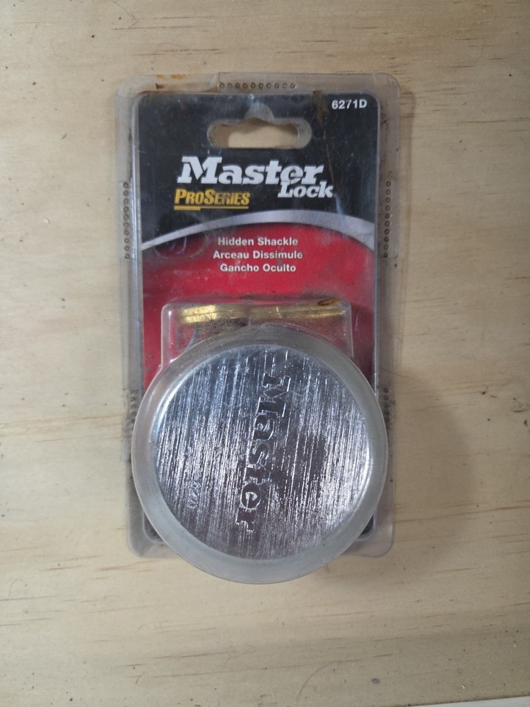 Master Lock, Pro Grade, 6271D, Hidden Shackle, 2 Keys, Padlock