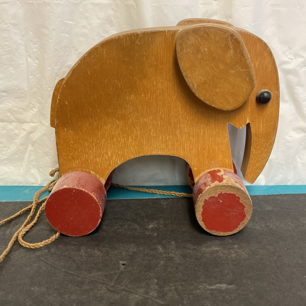 VINTAGE Wood Elephant 4 Wheel String Pull Toy