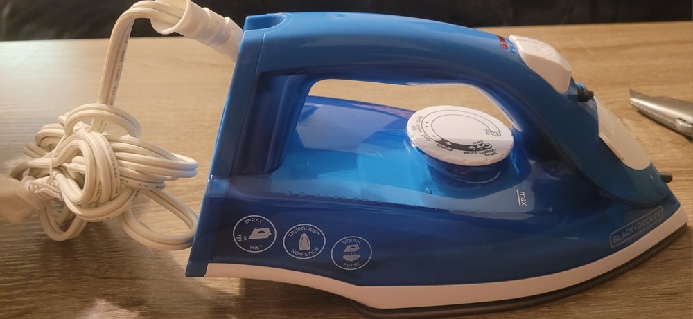 BLACK+DECKER IR20V: Variable Control Compact Steam Iron - Non Stick Steam Burst