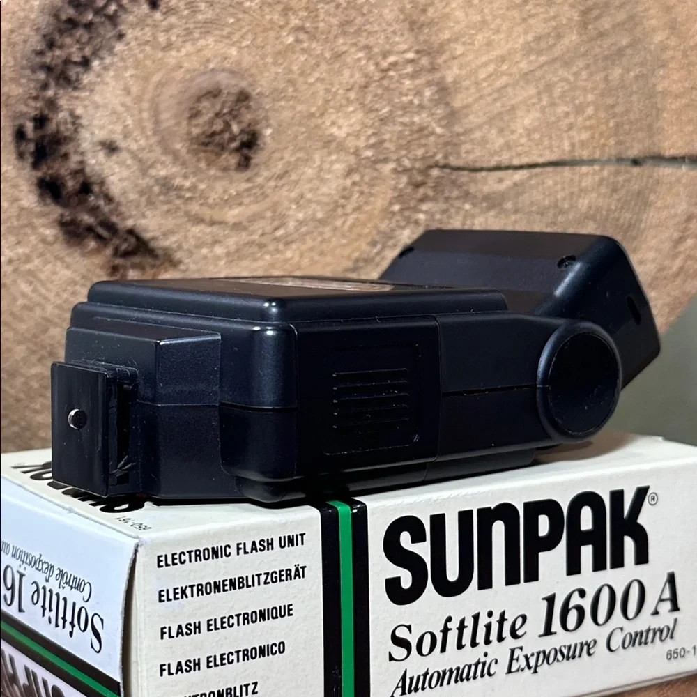 SUNPACK Softlite 1600A Automatic Exposure Control Camera Flash