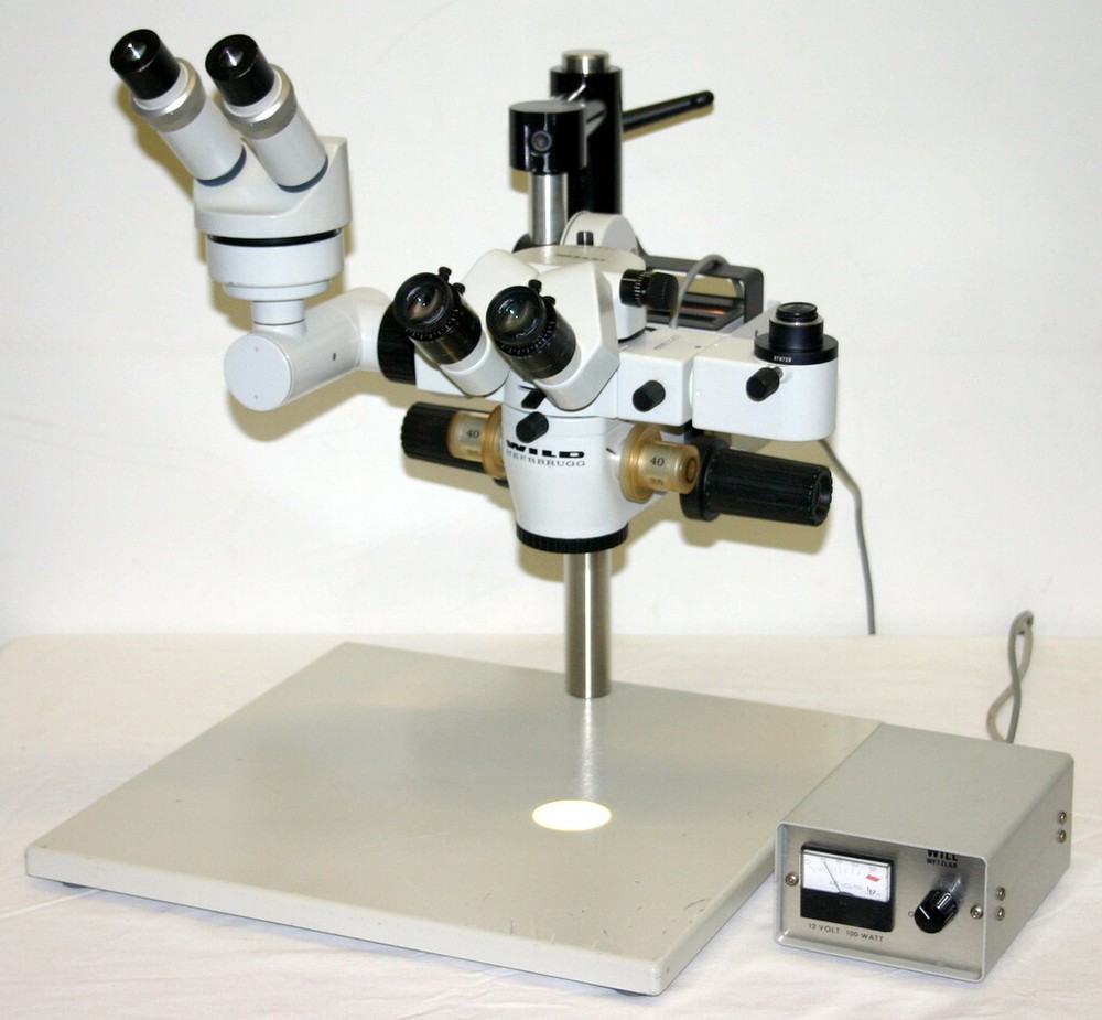 WILD HEERBRUGG TABLE TOP OPERATING SURGICAL MICROSCOPE, MODEL M650 CAMERA MOUNT