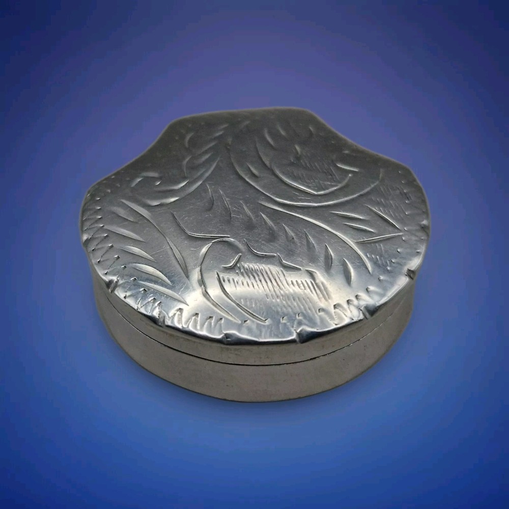 Solid Silver Pill Box Bright Cut Scrolls by Douglas Pell Silverware London 1995