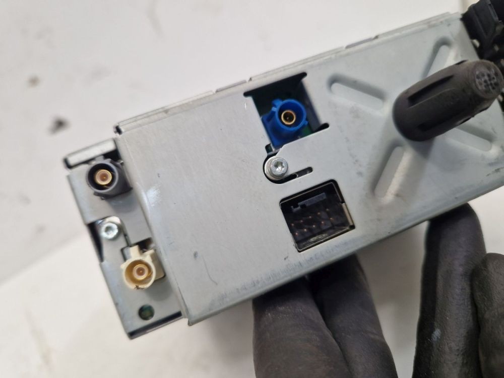 Radio/Navigation System - Combination Navi-Computer Bluetooth Code Not Available