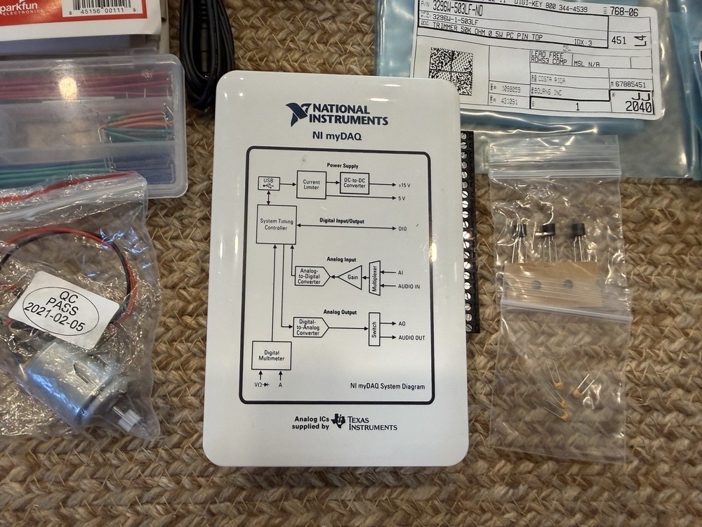 NATIONAL INSTRUMENTS NI myDAQ Data Acquisition Device + Extras