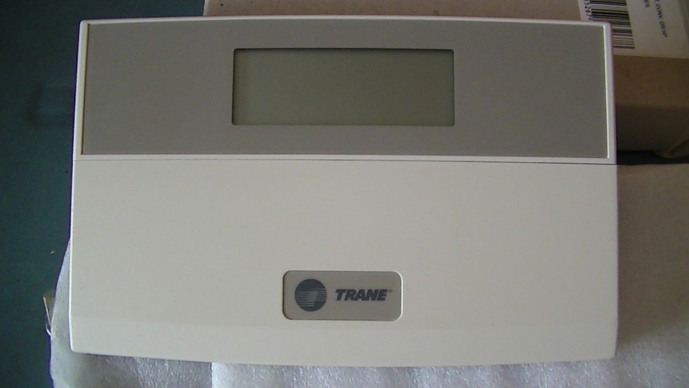 TRANE BAYSTAT 040A PROGRAMMABLE COMMERCIAL THERMOSTAT