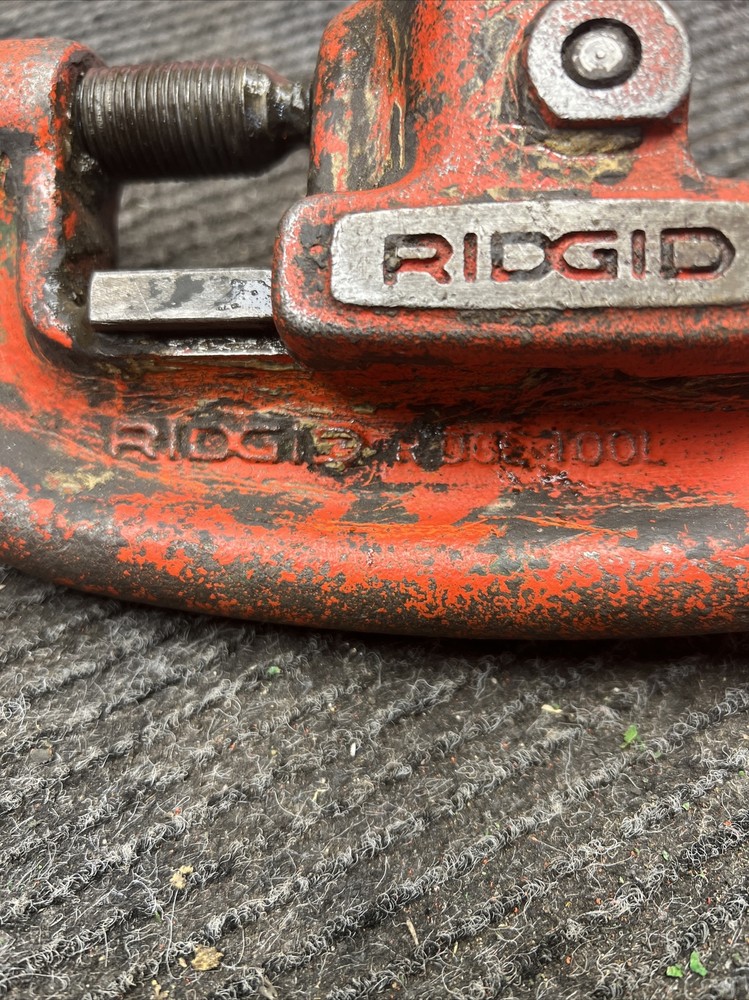 Used Ridgid 202 Pipe Cutter Wide Roll