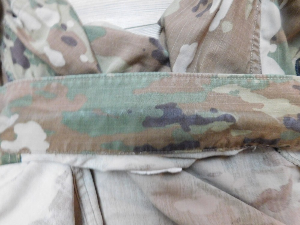 US ARMY OCP COAT SZ SMALL - SHORT