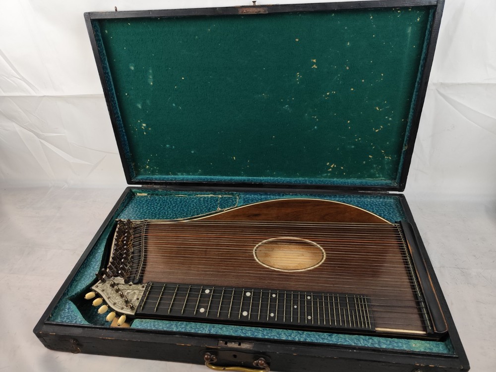 Anna Arnold 1900 32 String Tabletop Ziter