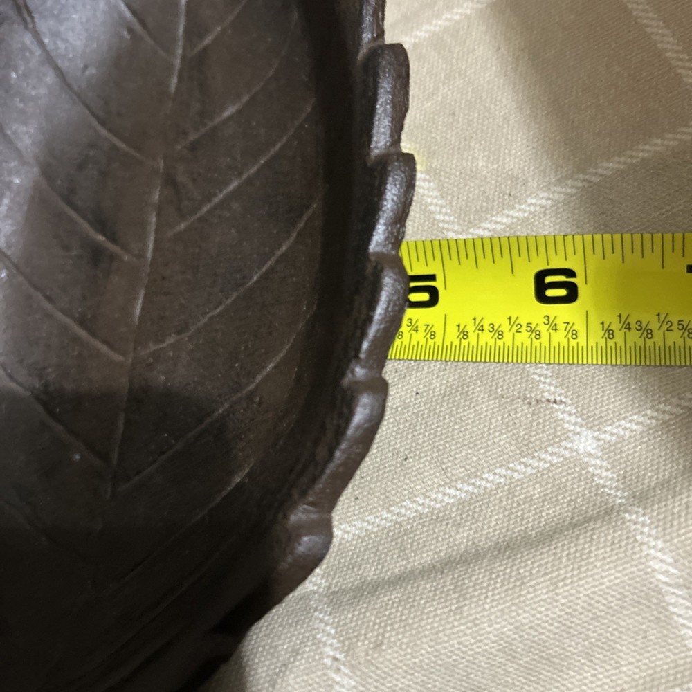 cast iron leaf dish