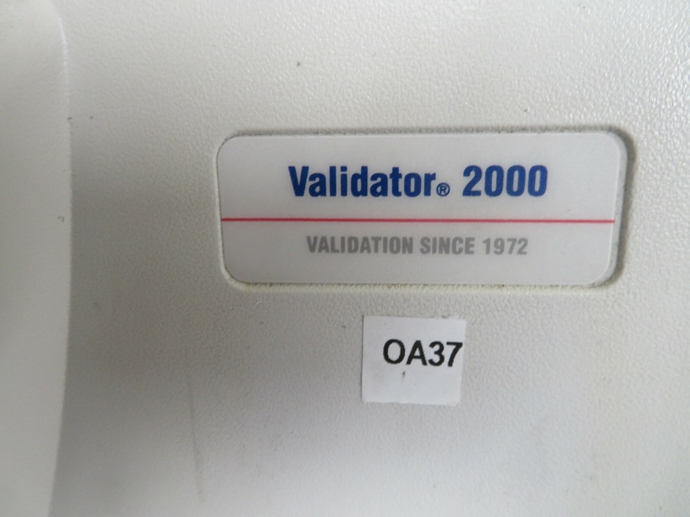 Kaye Instruments Validator Model 2000 X2000 - Dent on back of unit - OA37