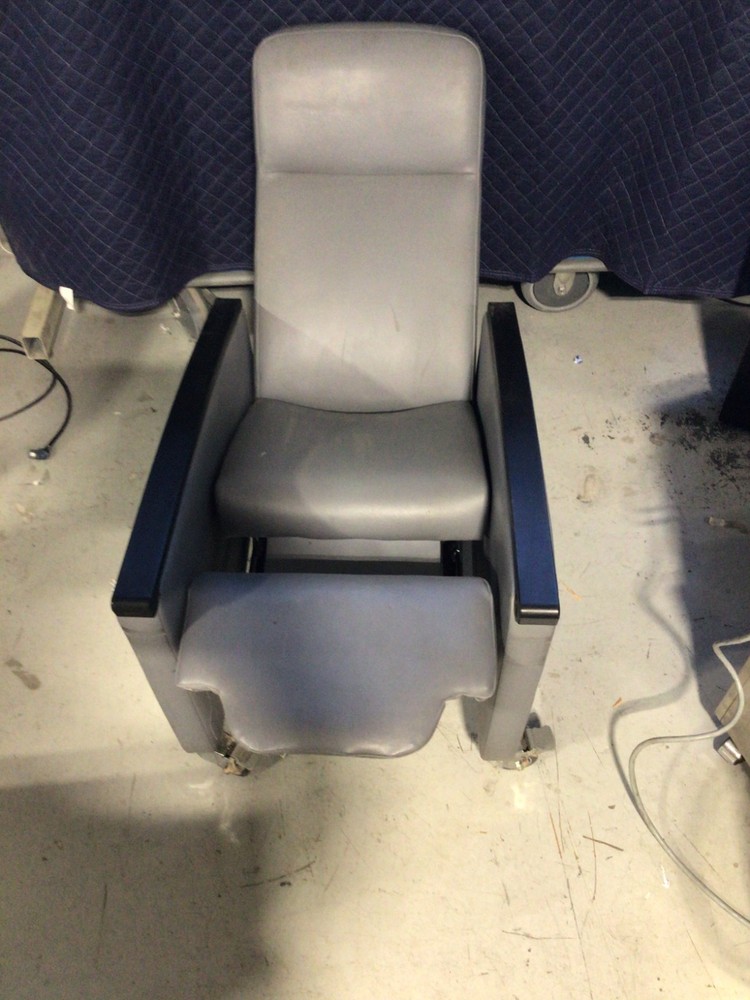 HILL-ROM JUNIOR RECLINER DIALYSIS CHAIR