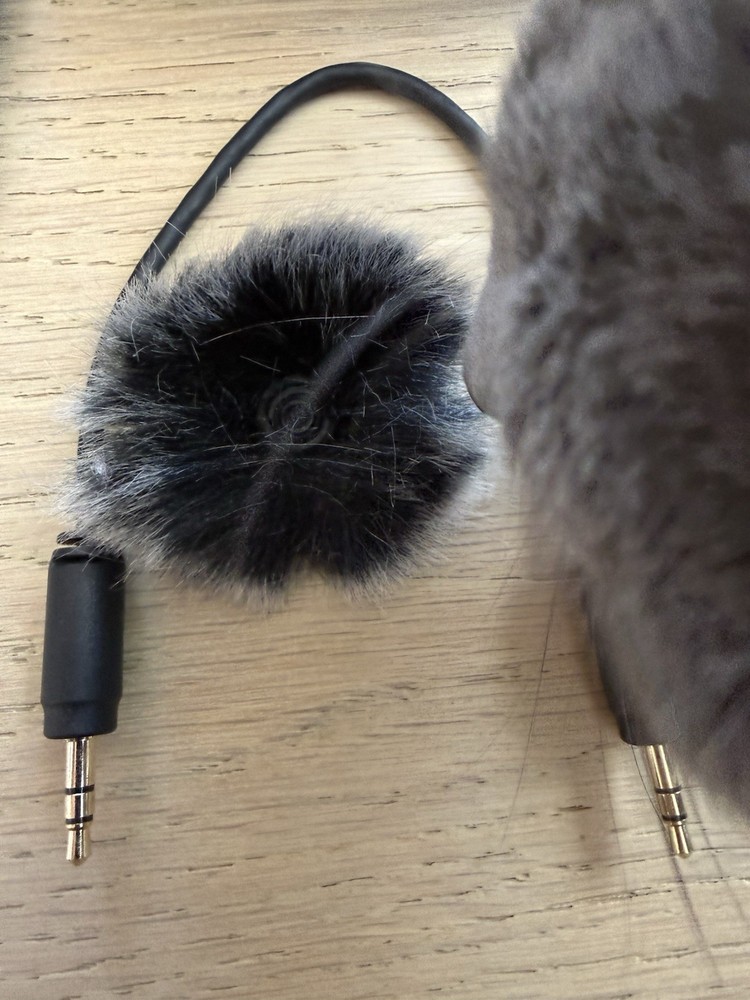 DJI Mic Wireless Microphone System - Accessories Shown Included