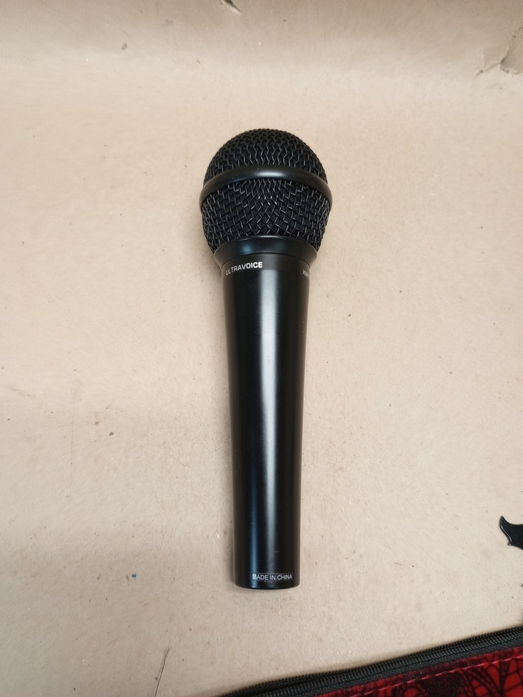 Behringer XM1800S Ultravoice Dynamic Microphone