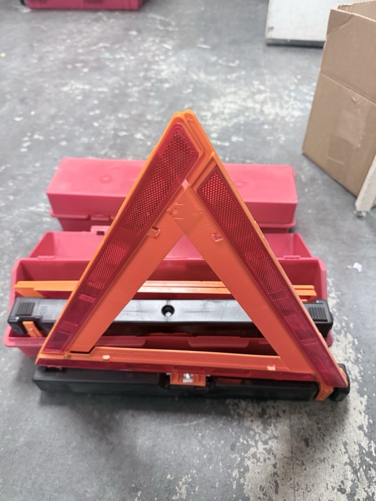 3 Pack Foldable Warning Reflective Triangles with Carrying Case, Heavy Base Rode