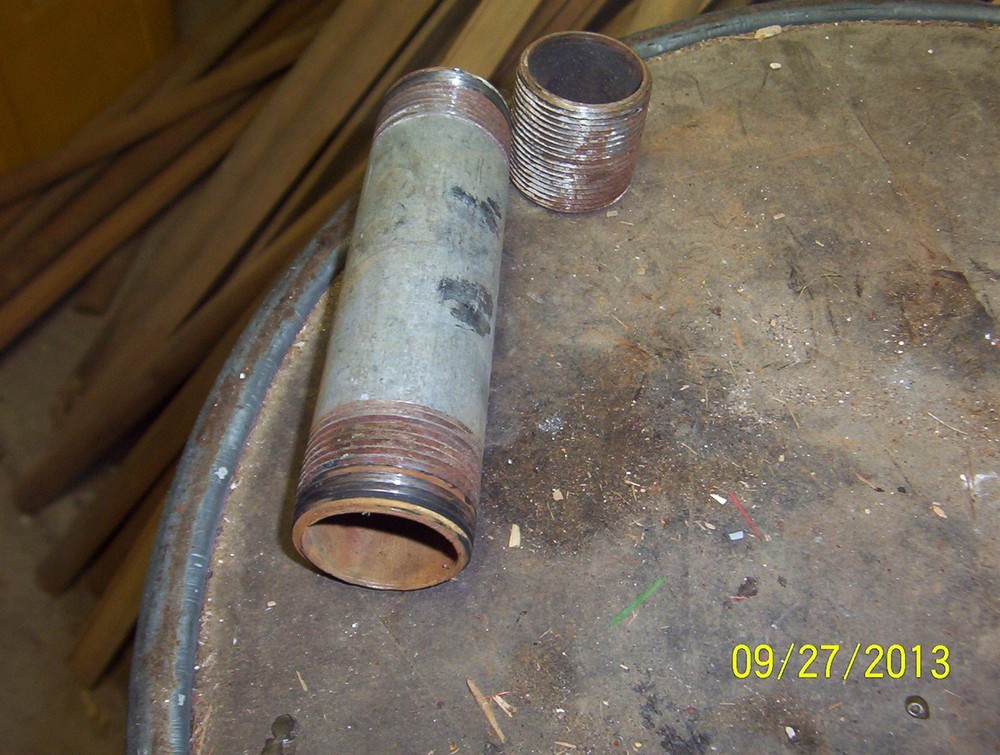 BLACK IRON PIPE FITTING/ 1 1/4"  NIPPLES(2)