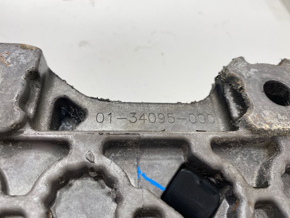 Freightliner Engine Mount 0134095000 (548-12873)