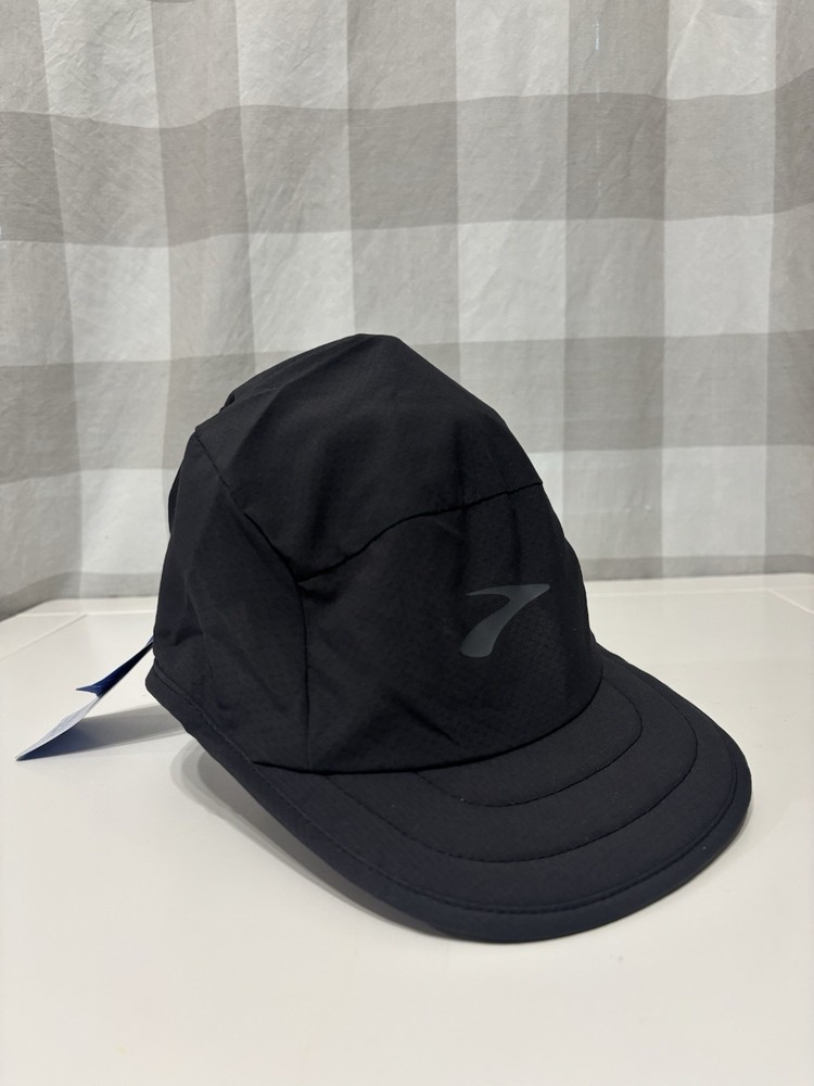 Brooks Lightweight Packable Hat Black OSFA Wind & Rain Resistance Running