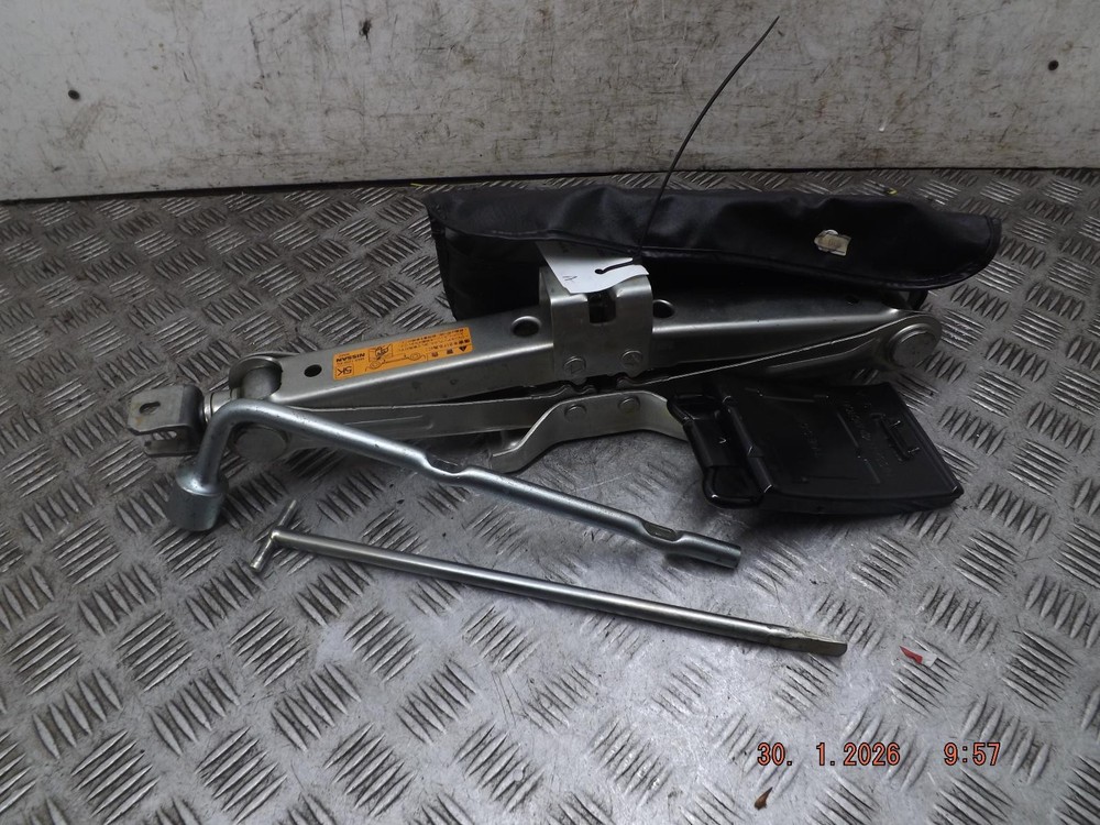 Nissan Elgrand E51 Jack Tool Kit MK2 2002-2009A