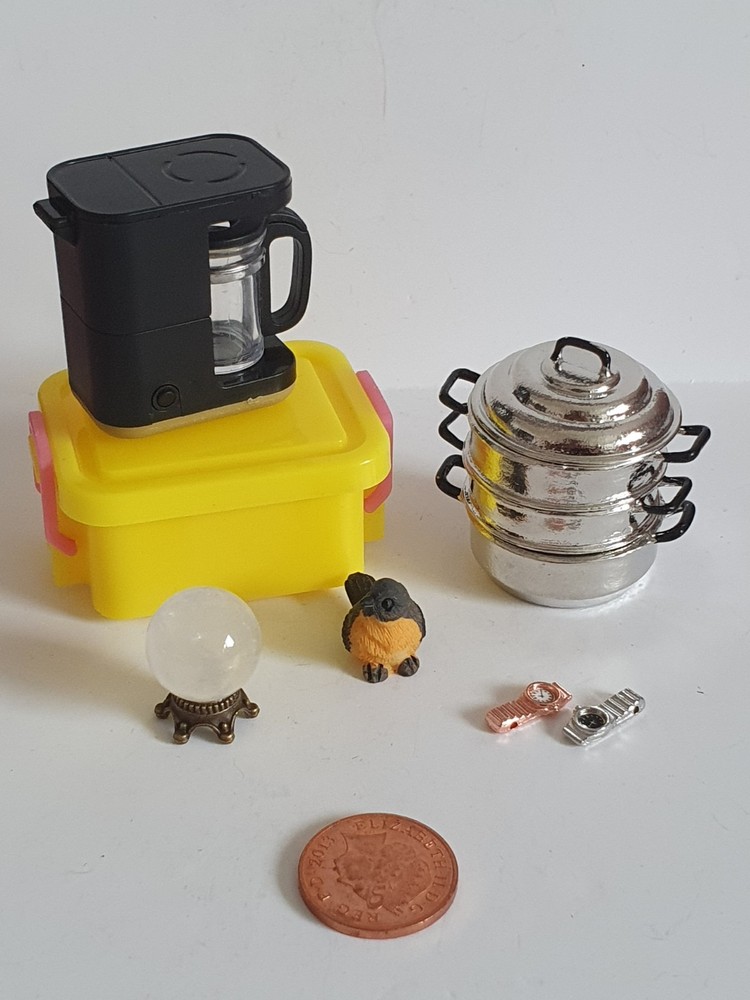 Dolls House Miniature 1.12th Scale small bundle C1