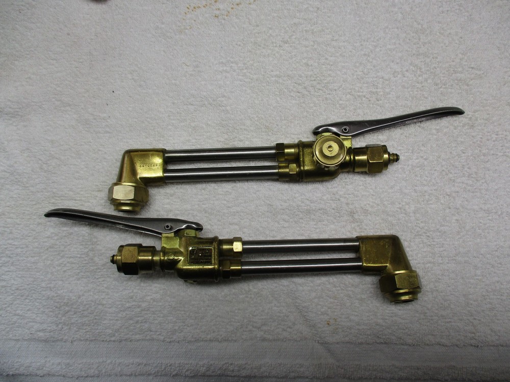 Oxygen/Acetylene WELDING TORCH WITH 2 CUTTING ATTACHMENTS
