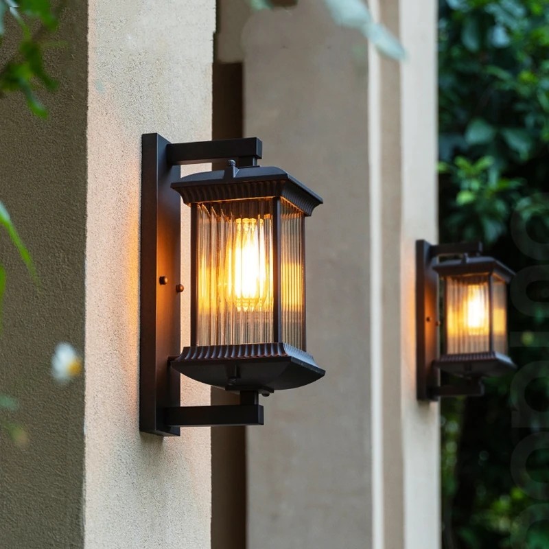 Retro Style Outdoor Wall Lamp