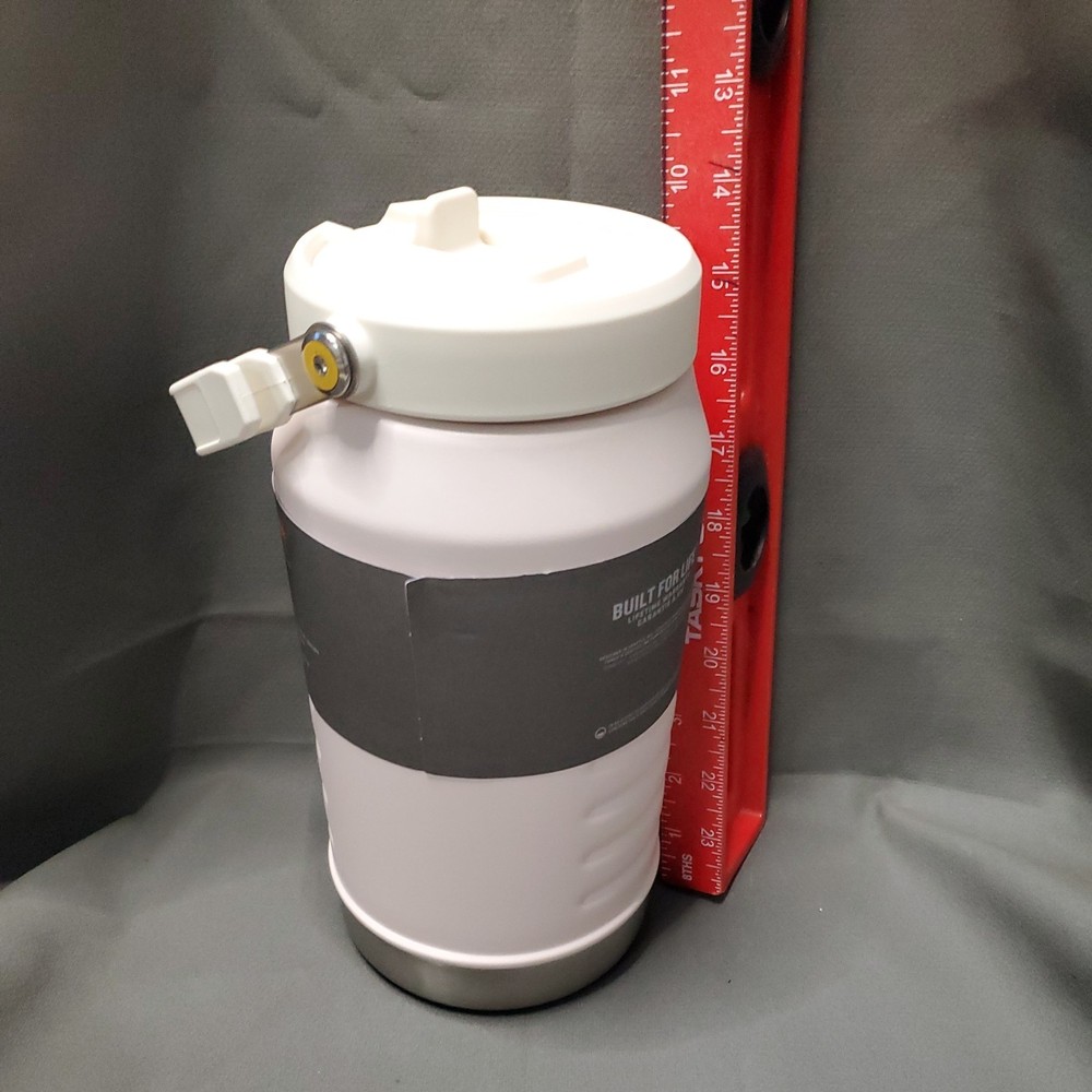 Stanley flip Straw Jug 64 Oz