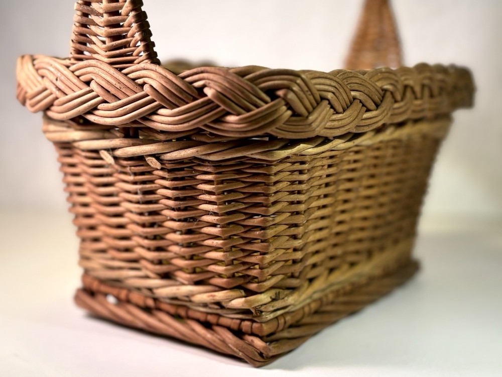 Vintage Rectangular Wicker Weaved Bread Basket w/ Hande 1970s MCM 10.5"x7.75"