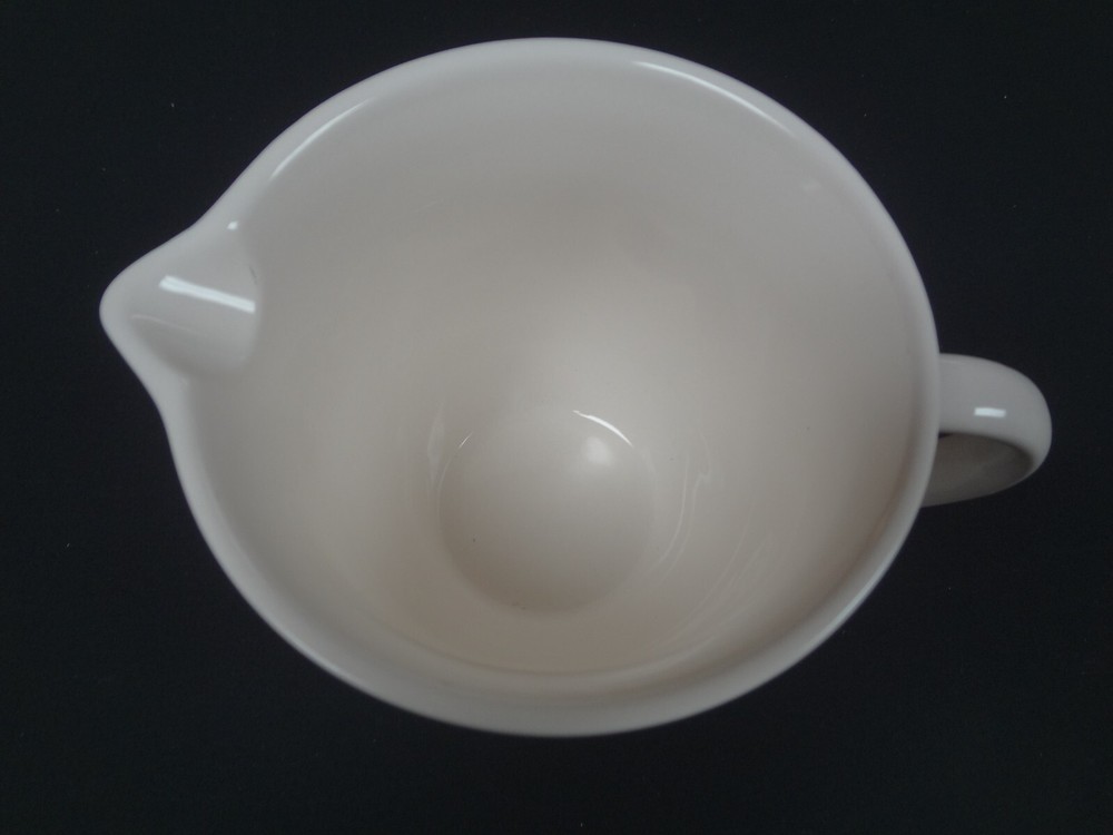RAE DUNN SQUEEZE JUICE PITCHER MUG WITH SPOUT WHITE