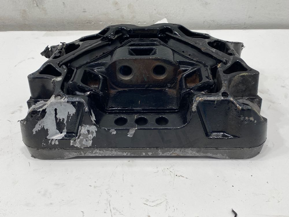 Freightliner Engine Mount 0134095000 (548-12873)