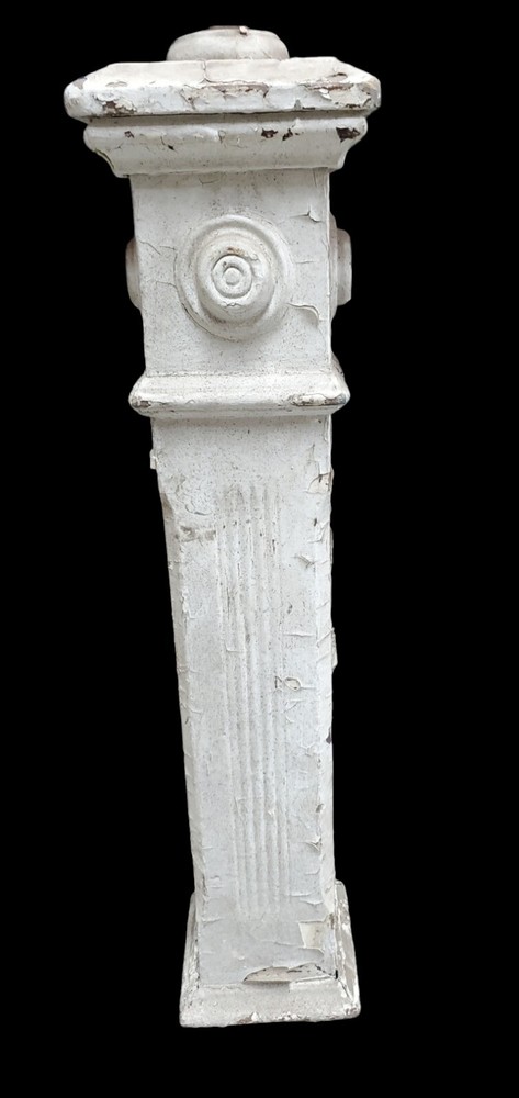 Raised Bullseye Newel Post GAM0274