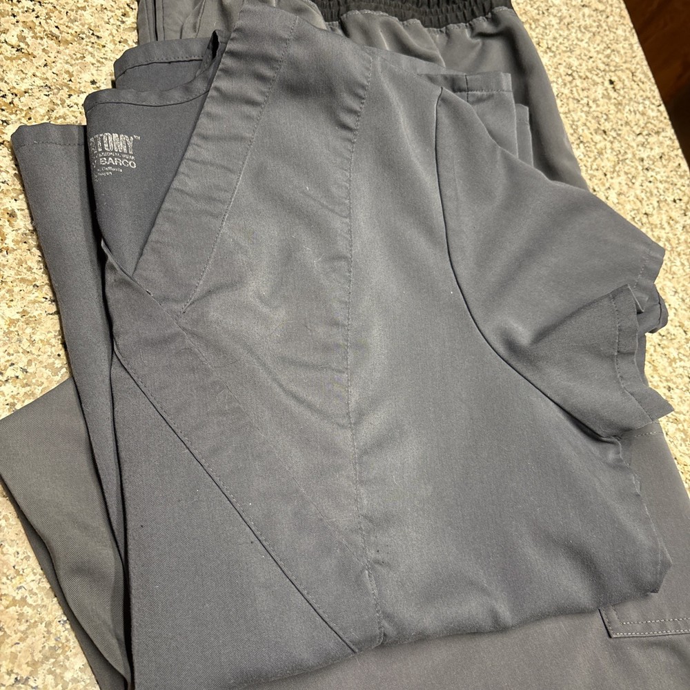 Women’s Gray And Black Scrub Set