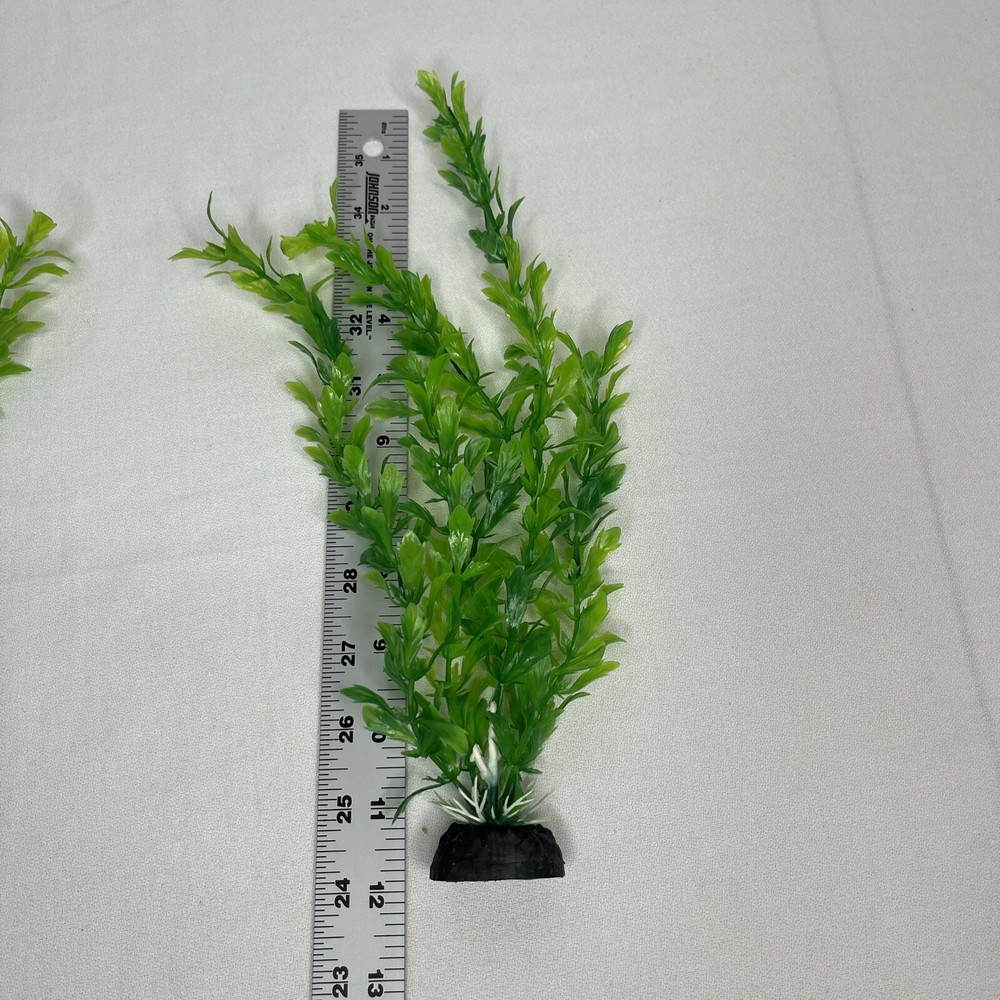 2PC Xunyee Plastic Aquarium Plants