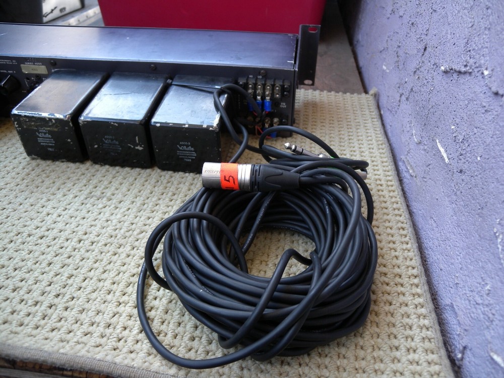 WHITE PROFESSIONAL EQUALIZER 4000. GREAT WORKED CONDITION. WITH TESTED. U.S.A