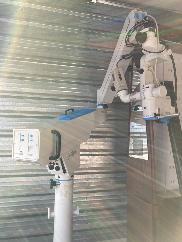Moller Wedel Microscope FS3000 with an EOS900 head- used