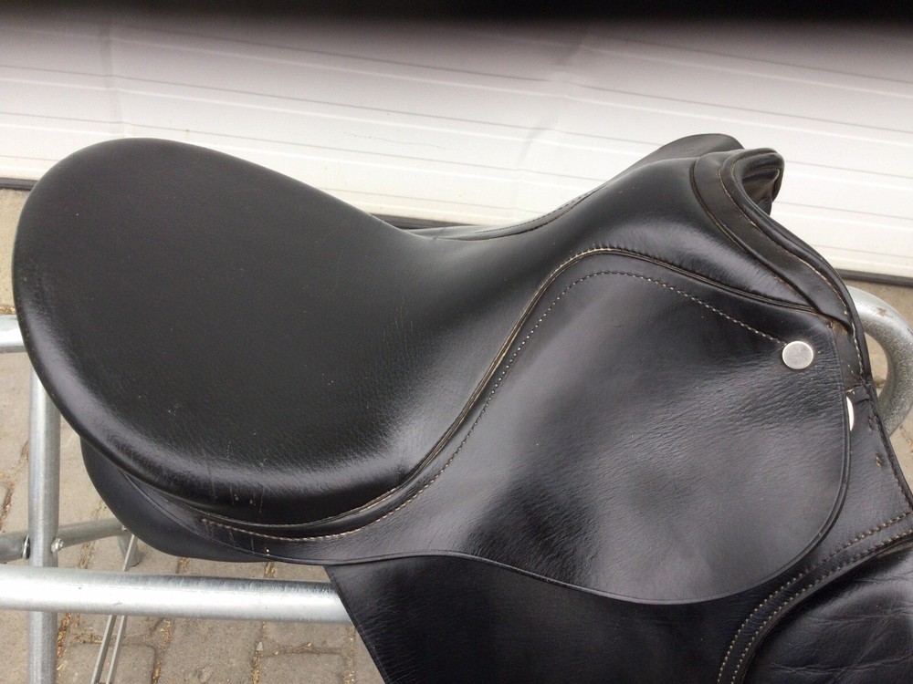 Mystic 16” Dressage Saddle